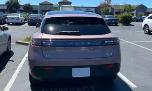 问界M5现身美国加州公路 测试车还是平行进口车？