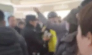多人工资被换购物卡 每月仅1天能用 每次消费总额被控制