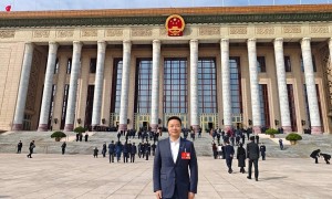全国人大代表、小鹏汽车董事长何小鹏：建议推动智能驾驶保险业务发展，开展停车场低速无人驾驶和低速取车试运营