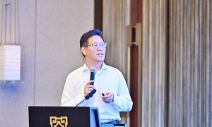 北京中关村科金技术有限公司总裁喻友平：垂类大模型加速产业智能化