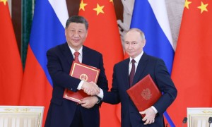 习近平同普京出席签字和合作文本交换仪式