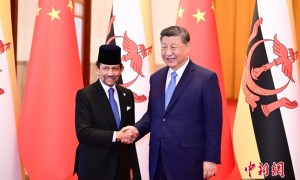 习近平同文莱苏丹哈桑纳尔会谈