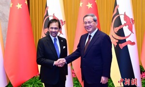 李强会见文莱苏丹哈桑纳尔