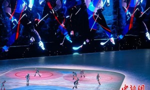 “沙特八分钟”：于沙漠中展现冰雪奇迹