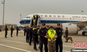 首批200名缅甸妙瓦底地区的中国籍涉诈犯罪嫌疑人经泰国被押解回国