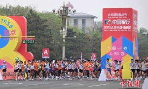 “关门兔”做发令员，这是现实版《仁心俱乐部》的彩蛋