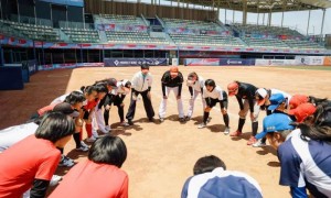 全国青少年垒球投手训练营在绍兴举行