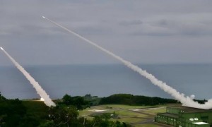 台军“海马斯”高调实弹首秀：现场两度卡壳