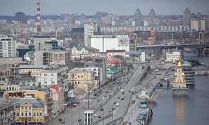 乌克兰基辅多地遭袭 持续传出爆炸声