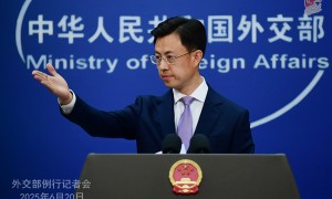 外交部：坚决反对任何国家以“航行自由”为名进行挑衅