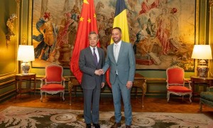 王毅同比利时副首相兼外交大臣普雷沃会谈
