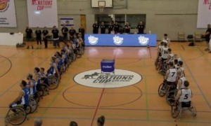 英国轮椅篮球队在奏以色列国歌时转身抗议