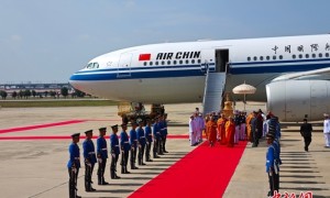 北京灵光寺佛牙舍利抵泰供奉