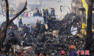 印度坠机事故遇难人数升至274人 其中33名地面人员死亡