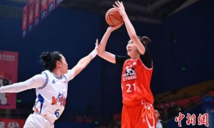 WCBA：四川女篮轻取上海女篮迎“七连胜”