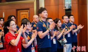 （新春走基层）从沉沉地来到满满地回 台青行李箱里的两岸之变