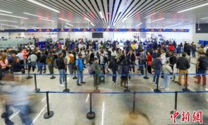 广州边检：春节期间累计查验出境人员20万余人次