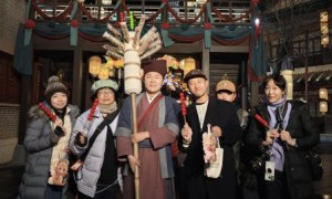 台湾师生沉浸式游浙江横店：穿越古今 共赴上元之约
