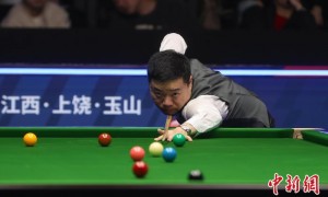 2025斯诺克世界公开赛：丁俊晖轻松晋级 塞尔比爆冷出局