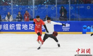 第二届上海合作组织雪地足球赛开赛 揭幕战中国队胜出