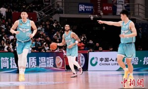 CBA常规赛：青岛男篮大胜广州男篮 获第三阶段开门红
