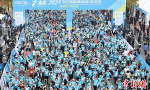 万名跑者竞速武汉黄陂 领略空港新城发展活力