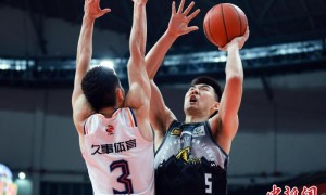 CBA常规赛：上海久事狂轰22记三分球客胜吉林