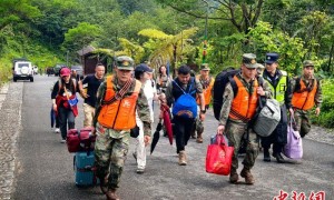 子弟兵最美逆行 奔赴云南灾区开展救援