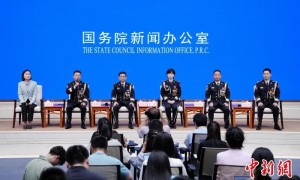 移民管理警察代表共话法治中国、平安中国建设