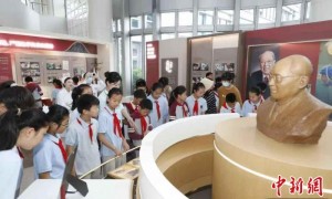 基地落成：日记墙、教学相册、吴孟超AI大师重现大医精诚与科学家精神