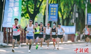 陕西：5000名跑者双脚丈量千年文脉