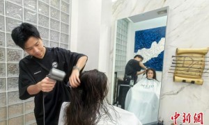 台湾青年一把剪刀邕城开创“头”等事业