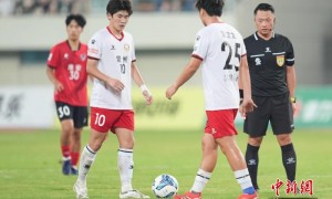 “苏超”常州徐州“双龙会”：草根球队全力拼一场胜利