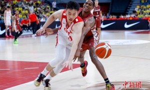 中国男篮国内热身赛首战大胜 郭士强赞王俊杰表现