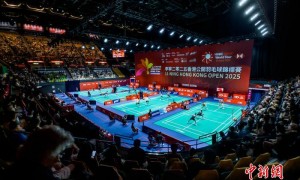 2025年中国香港羽毛球公开赛：中国组合刘圣书/谭宁晋级女双16强