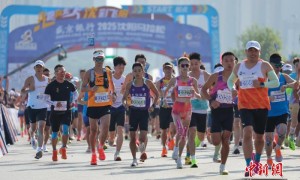 肯尼亚选手包揽沈阳马拉松男女组全程冠军