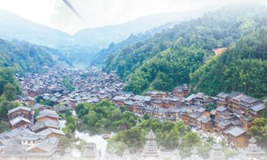 侗歌婉转  蜡染多彩  侗寨迎客来（推进文化自信自强）