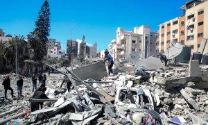 空袭已致近600人死亡！特朗普：“完全支持”