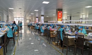 中国经济样本观察·“镇”了不起丨废尾毛变身化妆刷，“刷”出超百亿元“美妆产业”