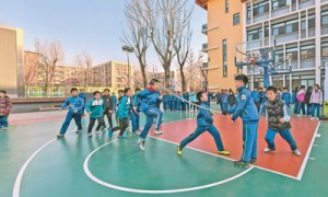 让年轻一代在运动中强意志、健身心（关注青少年体育）