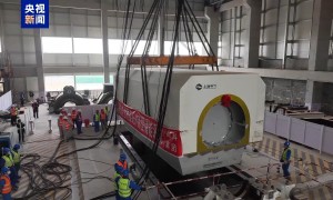 270吨发电机定子就位 甘肃酒泉压缩空气储能项目进入全面安装阶段