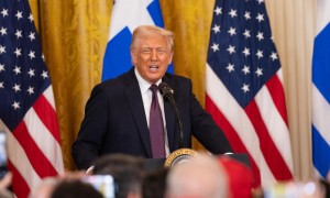 欧盟准备反击！特朗普否认暂停关税政策