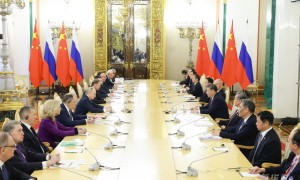 新华图讯丨习近平同俄罗斯总统普京举行会谈