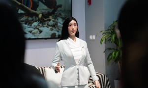 活力中国调研行丨在北京，机器人“闯”出大世界