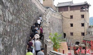 世界唯一的“坩埚城堡”惊艳海外华文媒体采访团