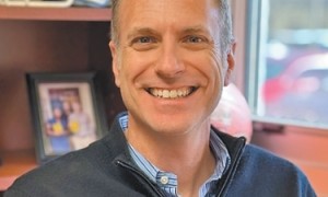 “增进美中两国间的合作精神”