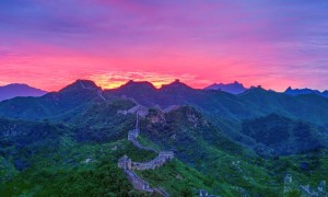 时政微观察丨砥柱中流 风华正茂