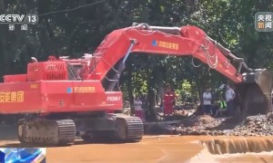 受灾村庄情况如何？总台记者跟随先遣队进入河北兴隆响水湖村