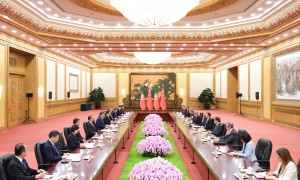 习近平会见葡萄牙总理蒙特内格罗