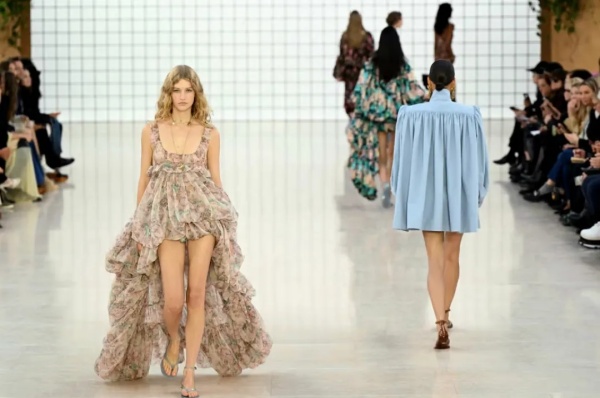 深度 | 小黑马 Alaïa